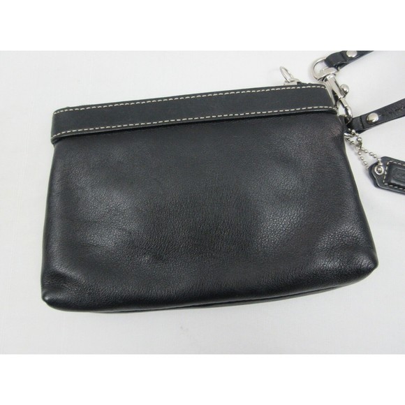 COACH Wristlet - Pebble Leather Black Zipper Top Pre-owned - Picture 5 of 7